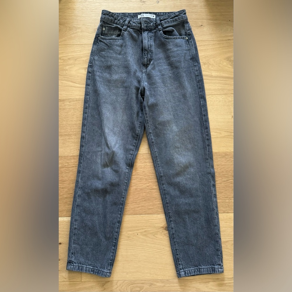 Zara Boyfriend Jeans SIZE 4- Black/Gray